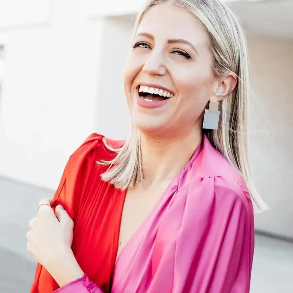 5 Questions With Lindsay Albanese!