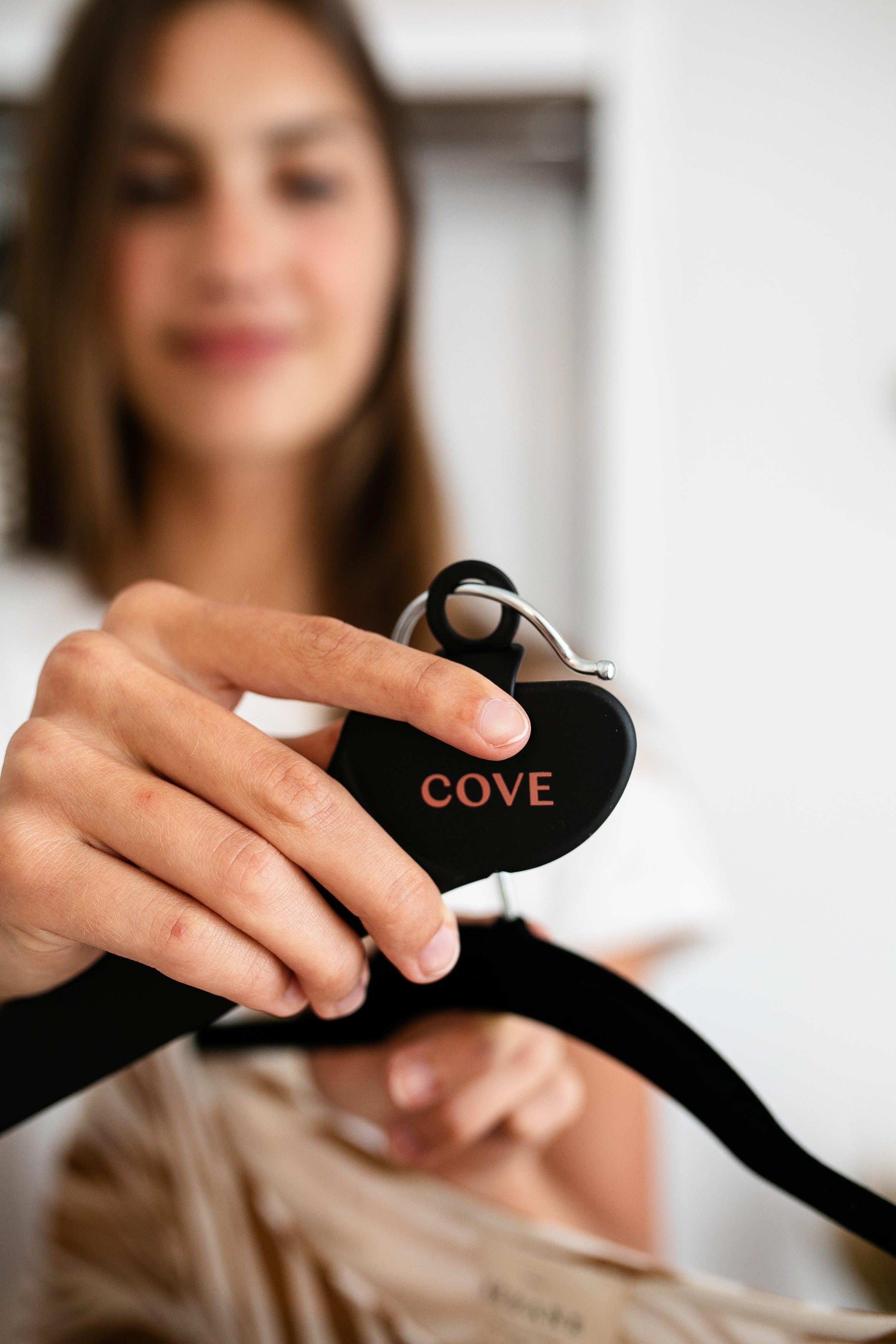 close up of cove home perch hanger. how to use